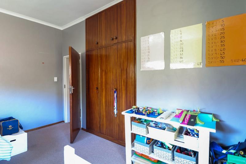 5 Bedroom Property for Sale in Bergzicht Western Cape